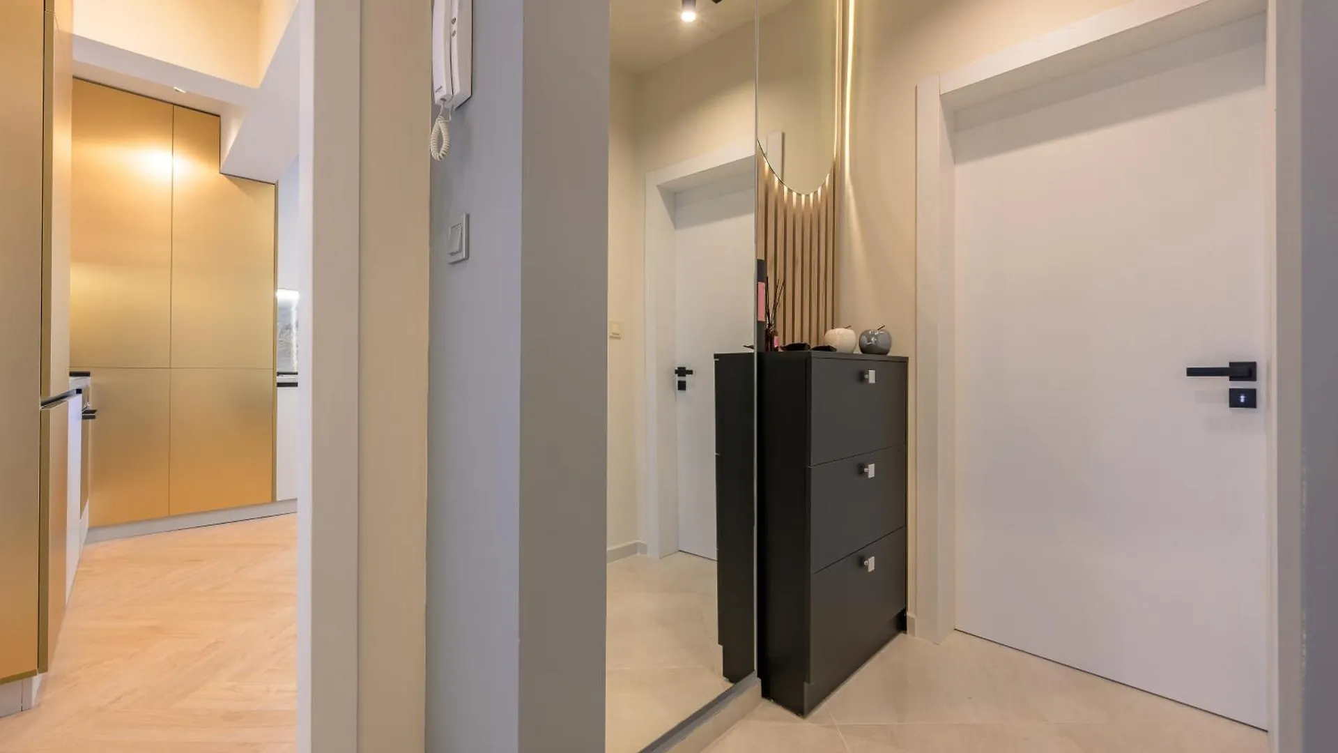 Pirin Suite Varna Apartment