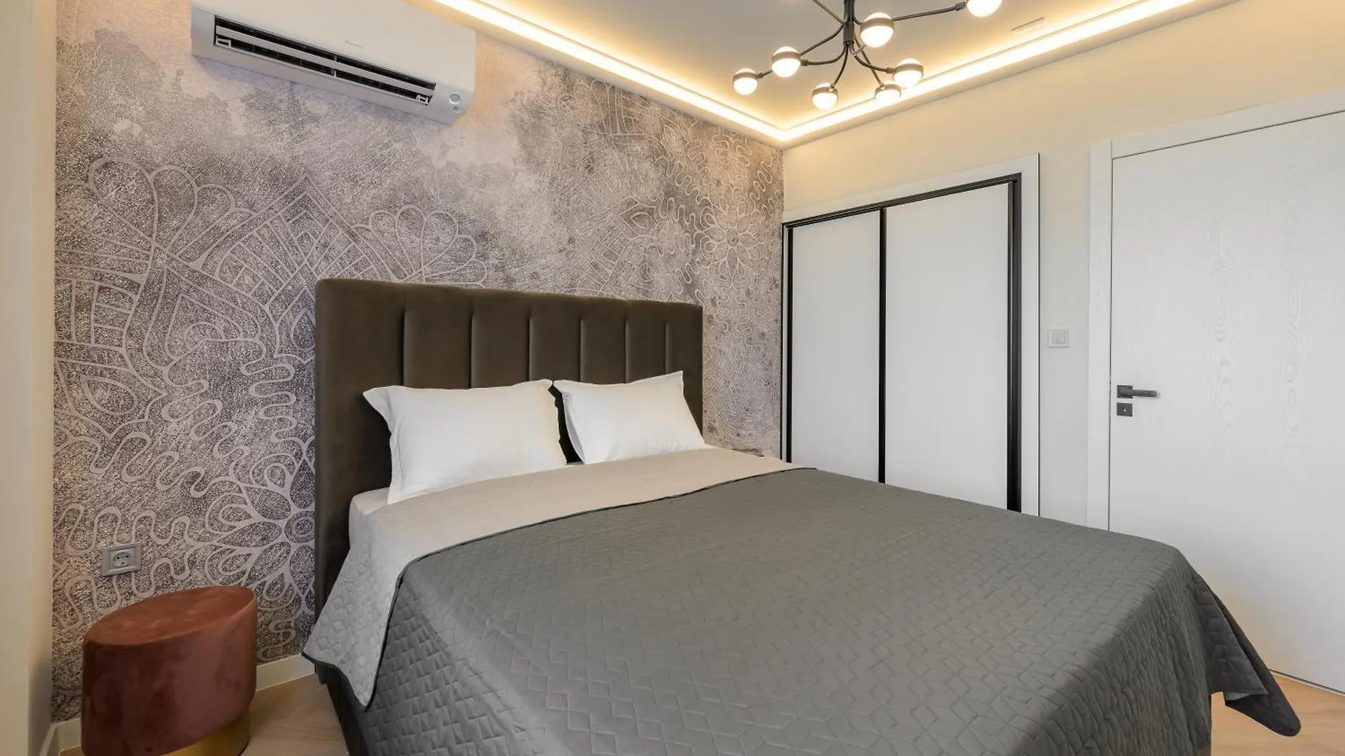 Pirin Suite Varna 0*,